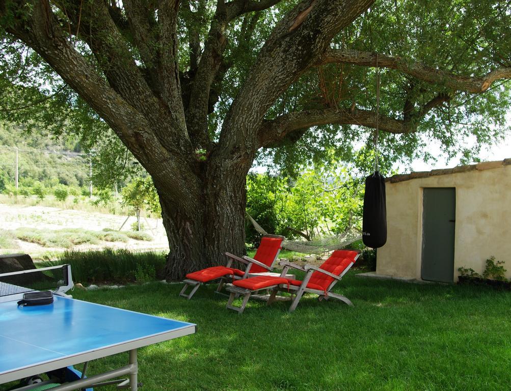 Le Mas De La Fontaine Bed & Breakfast Le Pegue Eksteriør bilde