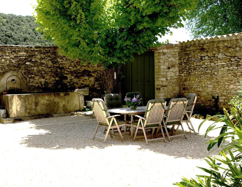 Le Mas De La Fontaine Bed & Breakfast Le Pegue Eksteriør bilde