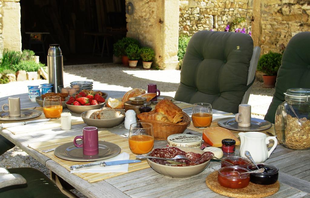 Le Mas De La Fontaine Bed & Breakfast Le Pegue Eksteriør bilde